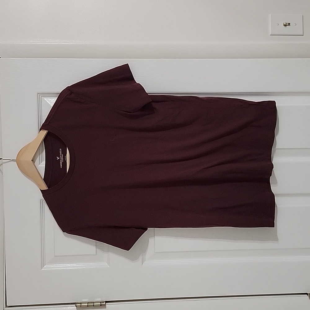 American Eagle T Shirt